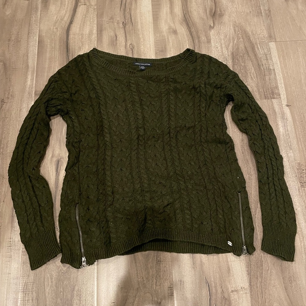 American Eagle Cable-Knit Sweater | Size Medium